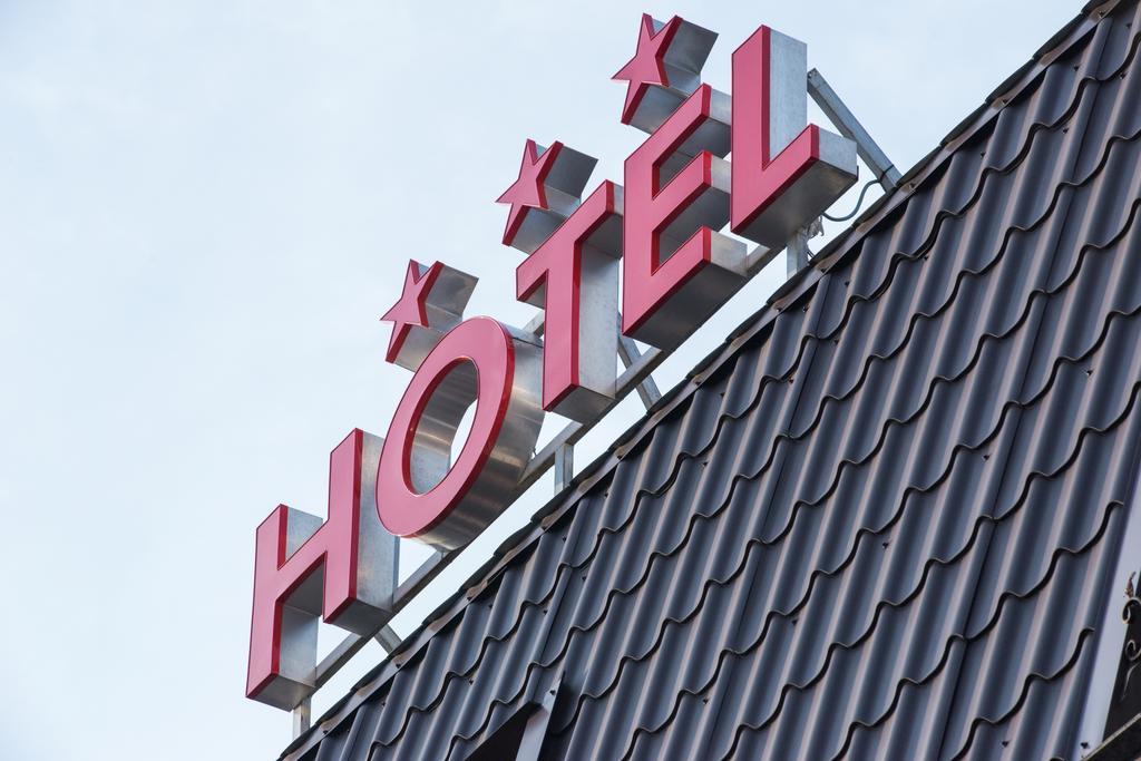 Hotel La Strada Ploieşti Extérieur photo