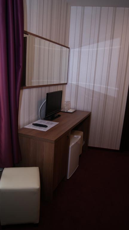 Hotel La Strada Ploieşti Chambre photo